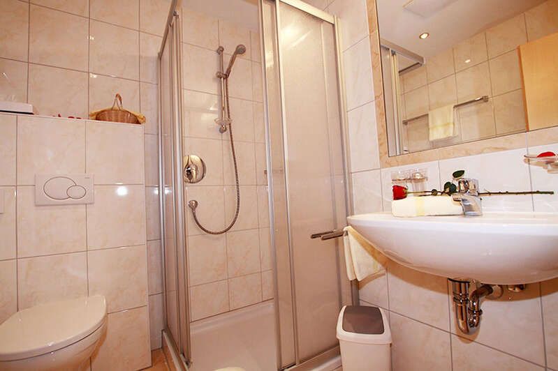 Apartment 2 with bathroom and shower in Apart Bergkristall